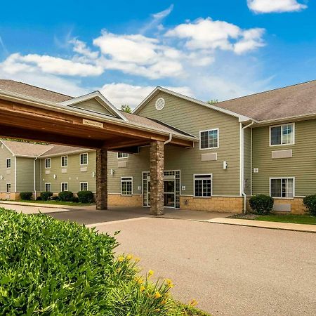 Crandon Inn & Suites Экстерьер фото