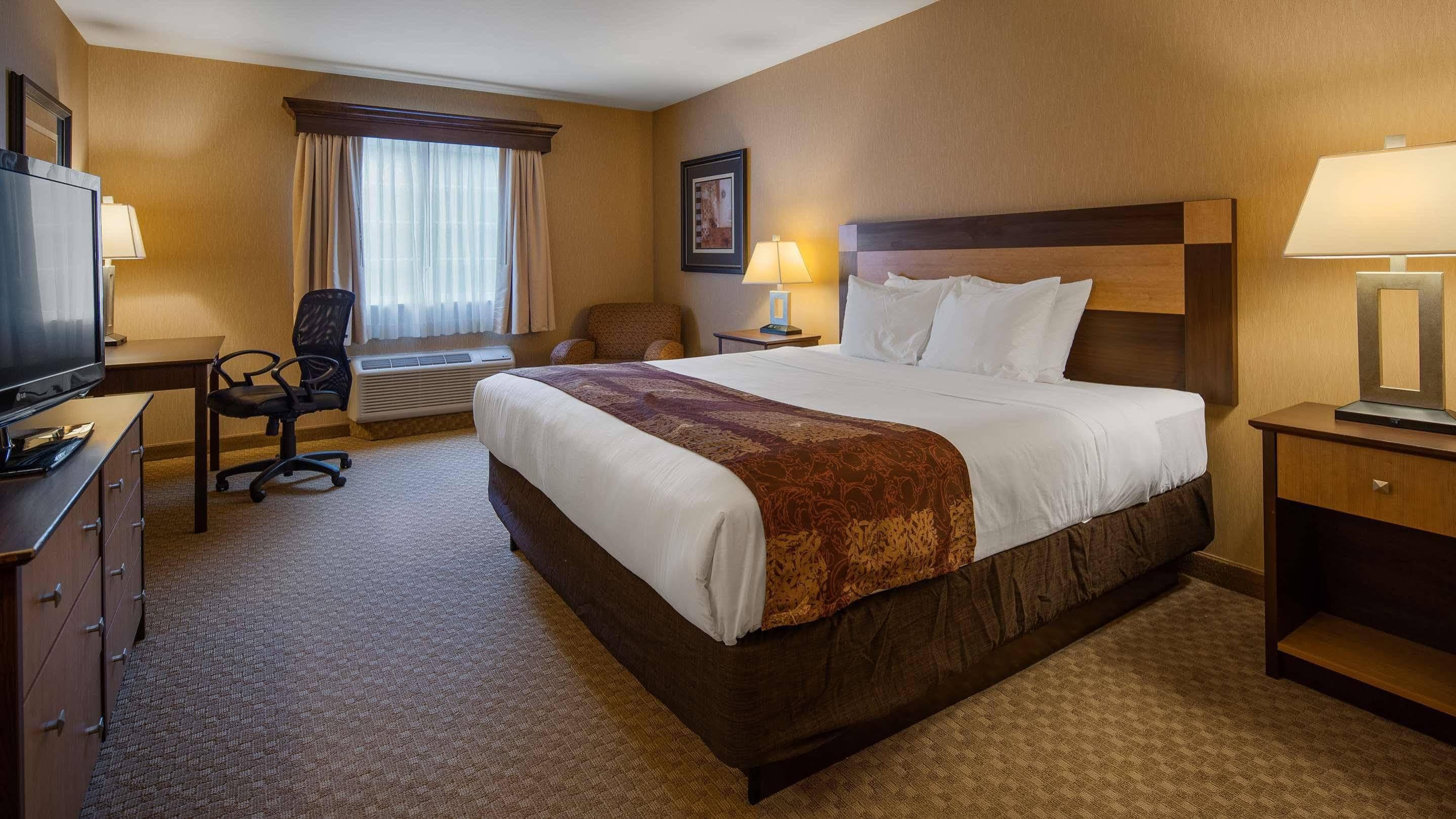 Crandon Inn & Suites Экстерьер фото