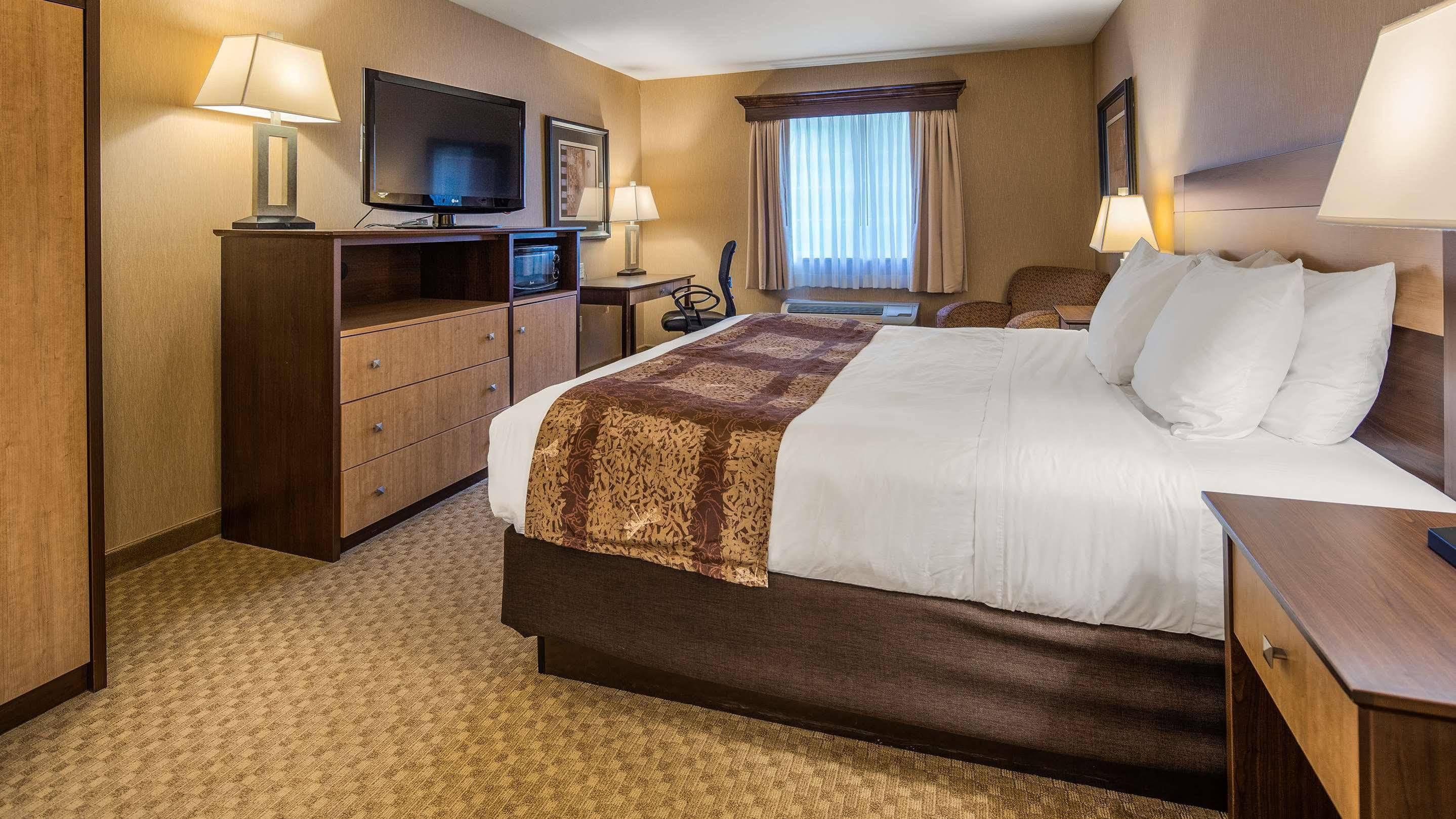 Crandon Inn & Suites Экстерьер фото